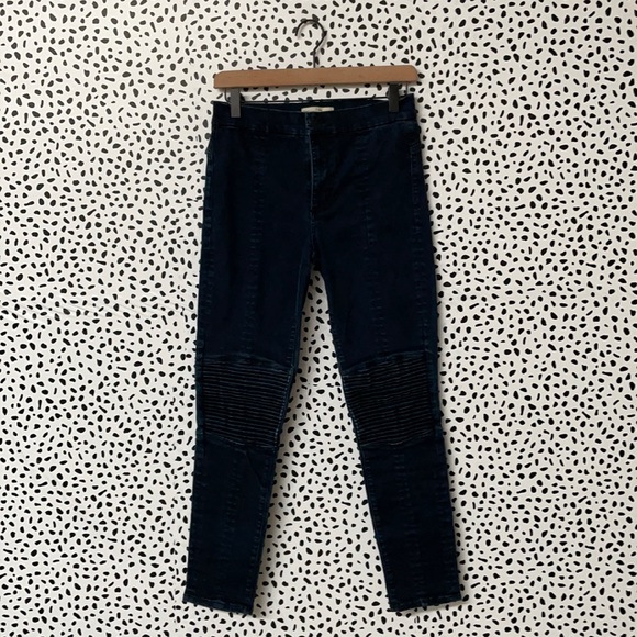 GAP Denim - Gap True Skinny Jeans W/ Moto Knee Details